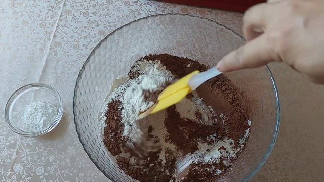 ШОКОЛАДНЫЙ влажный БИСКВИТ/Самый ЛУЧШИЙ рецепт ВКУСНОГО Бисквита, который получается ВСЕГДА! смотреть онлайн