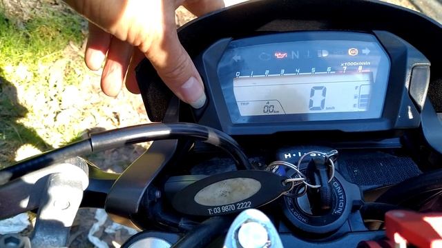 How to change the clock on the Honda NC700 смотреть онлайн