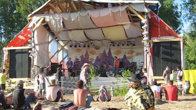 Пустые Холмы 2011, сцена Спальня смотреть онлайн