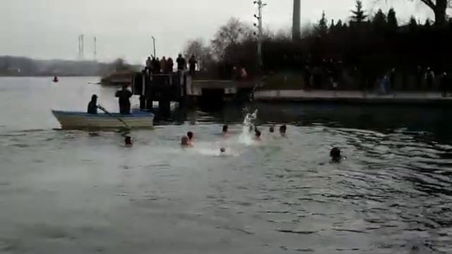 Хвърляне на кръста в Белослав смотреть онлайн