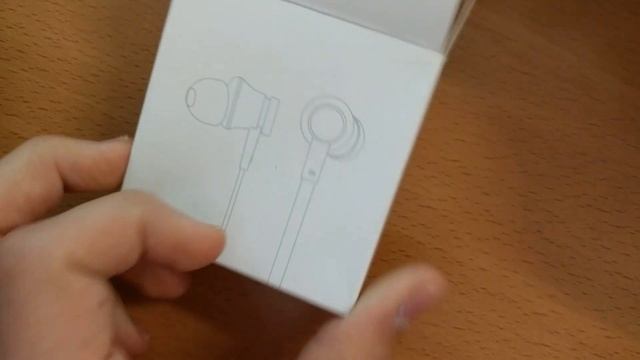 Xiaomi In ear Piston Basic Unboxing смотреть онлайн