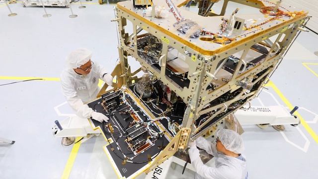 Новая расцветка Союза и много спутников смотреть онлайн