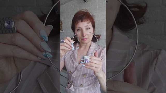 Сет с аметистом в мятом металле: серьги; кольцо; браслет; колье смотреть онлайн