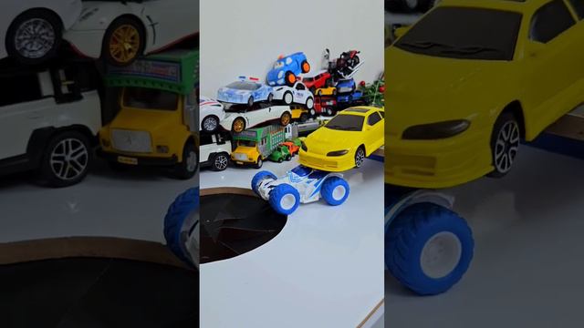 Military Helicopter, Police Car and School Bus #shortvideo #latest #cartoys #cycle #merepapacycle смотреть онлайн