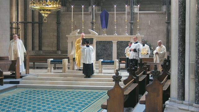 Solemn Mass of Maundy Thursday - 14th April 2022 смотреть онлайн