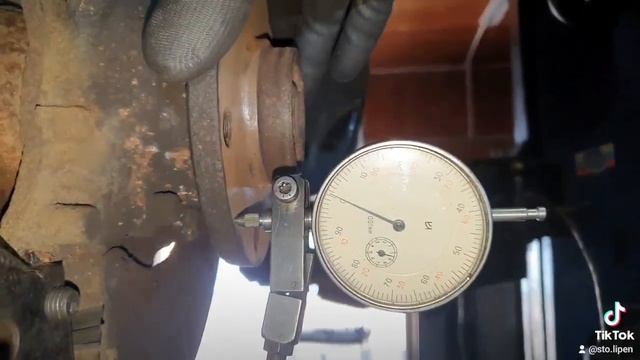 Volkswagen Touran.Проточка дисков. смотреть онлайн