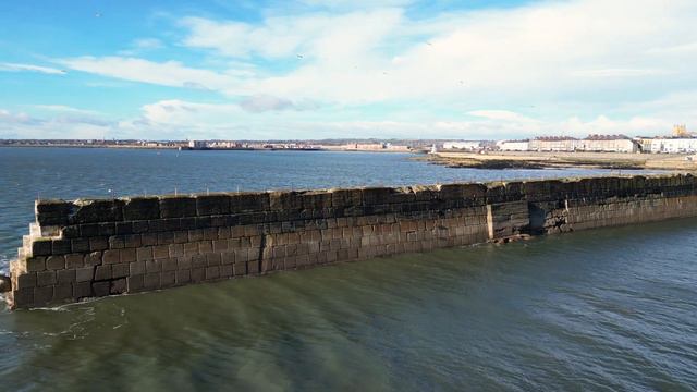 Heugh Pier Hartlepool. Falling into the Sea. 23-2-24 смотреть онлайн