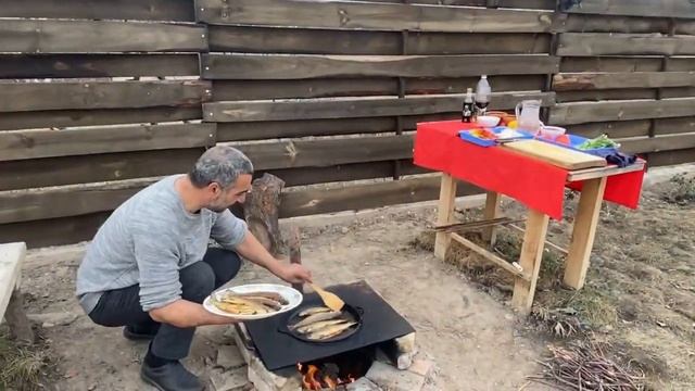 Речная форель с овощами.Супер рецепт на огне. River trout with vegetables.SUPER RECIPE ON THE FIRE смотреть онлайн