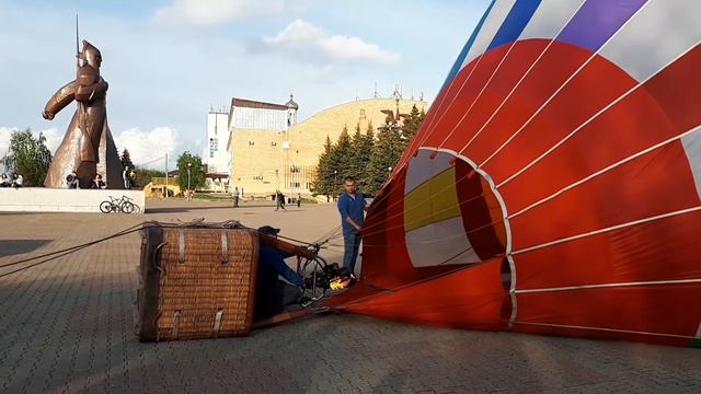 Полёт на Воздушном шаре со Знаменем Победы. Ставрополь смотреть онлайн