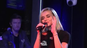 Полина Гагарина - Обезоружена (LIVE _ Авторадио)mp4