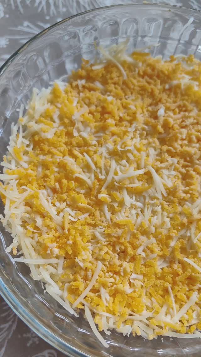 Салат с горбушей Мимоза. А как готовите вы. Рецепт классической нежнейшей мимозы. смотреть онлайн