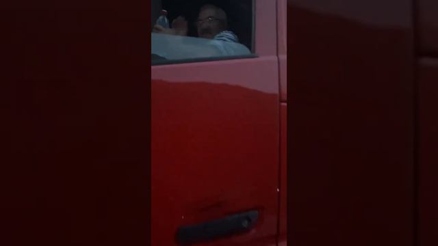 «Бавария» организовала раздачу питьевой воды в районе контрольно-пропускного пункта «Верхний Ларс» смотреть онлайн