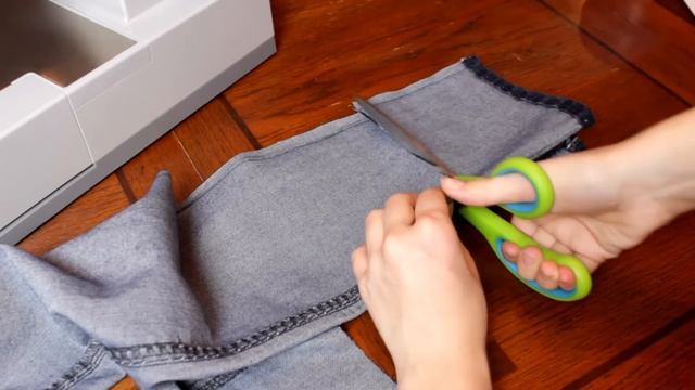 Baggy Jeans to Cute Capris - Denim DIY смотреть онлайн