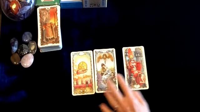 Таро " Как читать триады в Таро" смотреть онлайн