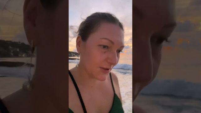 «Теория Айфона» - Айфон создан по образу и подобию человека смотреть онлайн