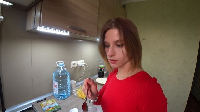 ВЫЖИВАНИЕ НА КАРАНТИНЕ! ГОТОВИМ ПИЦЦУ НА ЛАВАШЕ ПО-ДОМАШНЕМУ ЗА 5 МИНУТ. КОРОНАВИРУС В УКРАИНЕ. смотреть онлайн