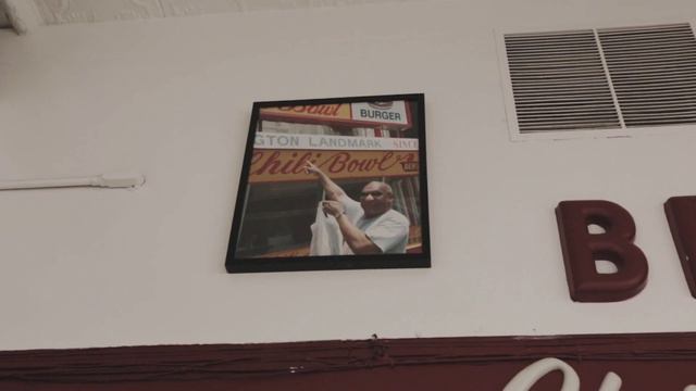 Ben's Chili Bowl in Washington, D.C.! | USA Road Trip | STA Travel смотреть онлайн