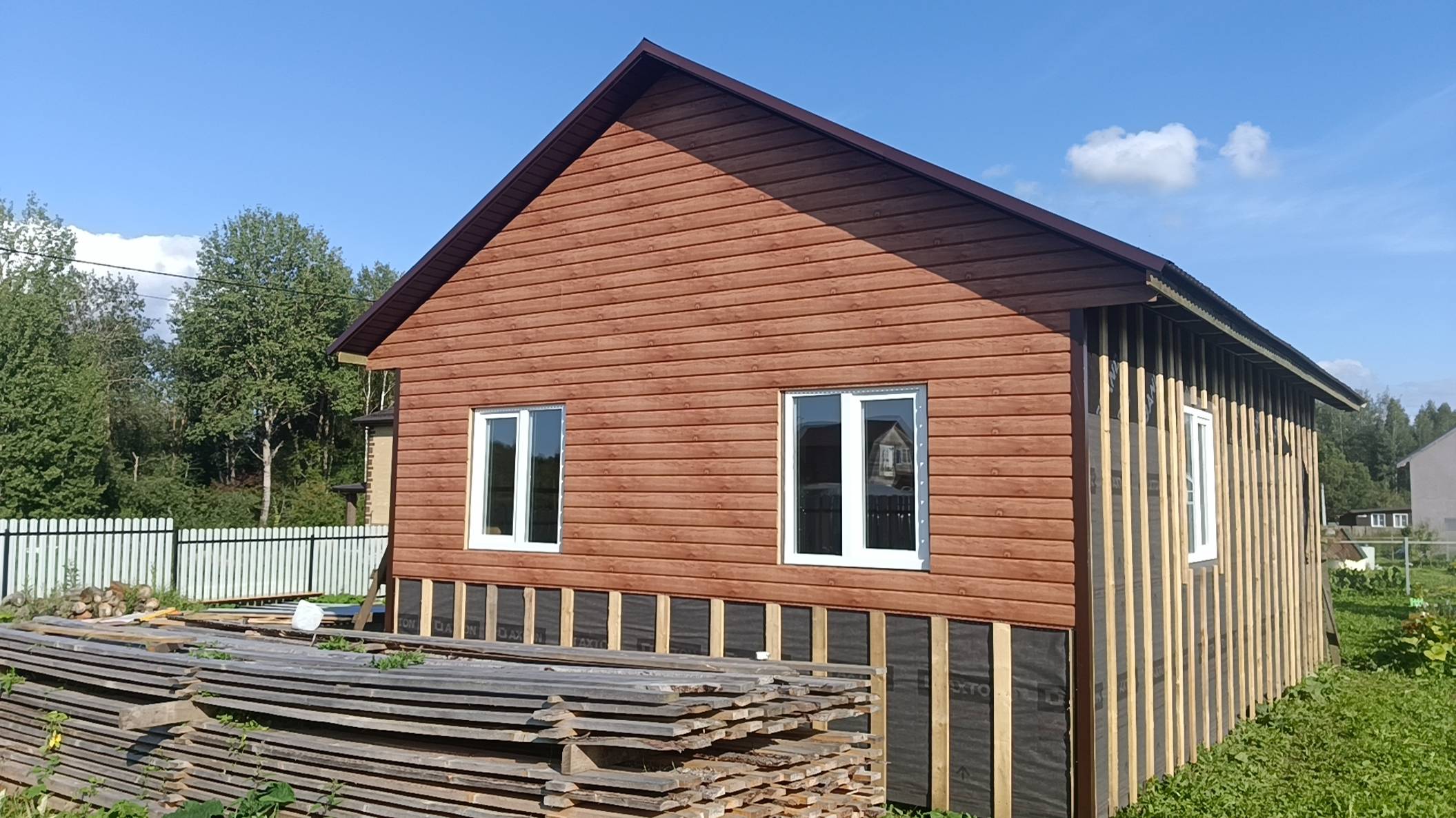 Обшивка дома металлическим сайдингом. Первая часть. смотреть онлайн