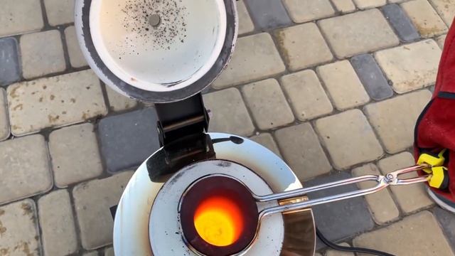 EXPERIMENT: LAVA VS iPHONE 11 PRO MAX AND iPAD смотреть онлайн