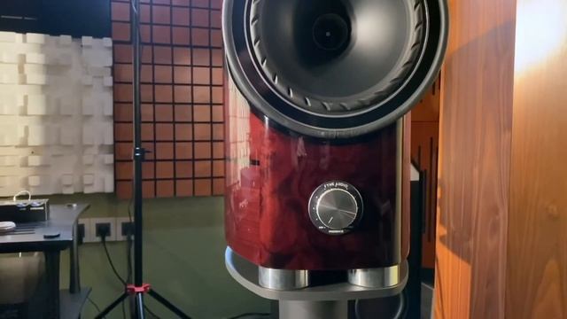 Акустические системы Fyne Audio F1-8 в комнате прослушивания Next Hi-Fi (Москва) смотреть онлайн