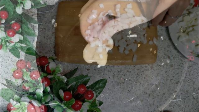 Салат с кальмарами и грибами. Вкусный салат на праздничный стол смотреть онлайн