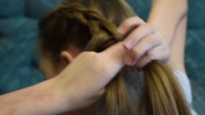 ?КАК СДЕЛАТЬ ДВЕ КОСИЧКИ САМОЙ СЕБЕ??