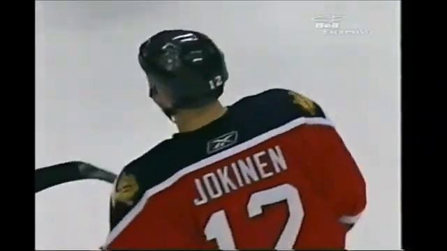 Alexei Yashin steals a puck from Olli Jokinen and makes an assist (2006) смотреть онлайн