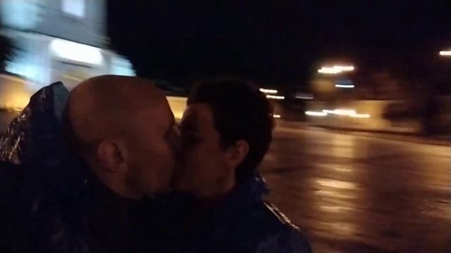 мы дома или поцелуй в центре столицы))) смотреть онлайн