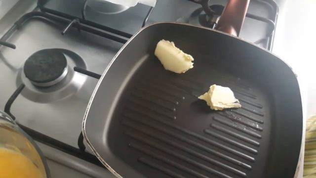 ГРЕНКИ С ЯЙЦОМ И МОЛОКОМ / ПРОСТЫЕ ГРЕНКИ НА ЗАВТРАК смотреть онлайн
