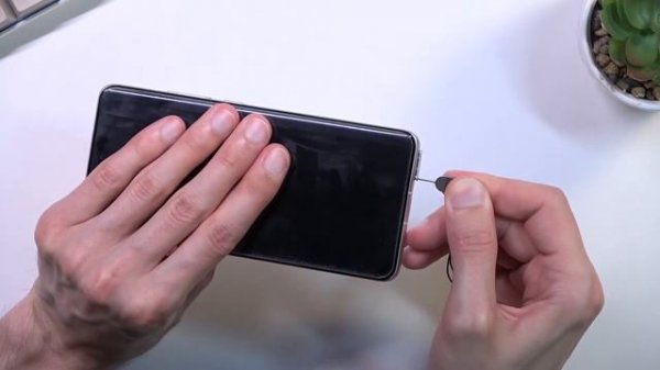 How to Insert SIM Card in Xiaomi 12 – Set SIM Card