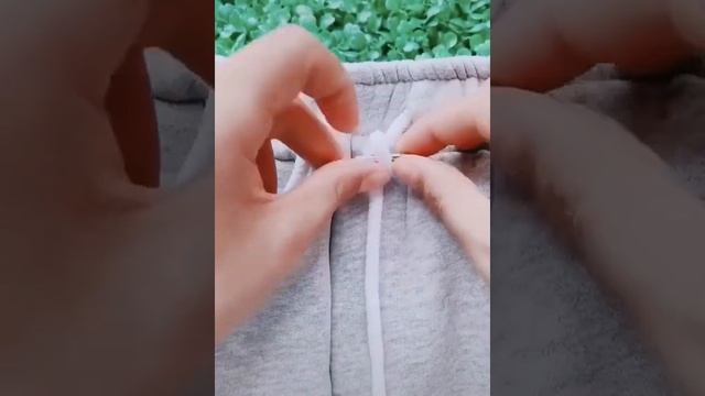 Как сделать из шнурка в штанах регулируемый ремешок? смотреть онлайн