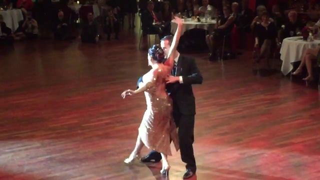 Facundo Pinero y Vanesa Villalba 3/4 "Derecho viejo" Tango de Color Tango смотреть онлайн