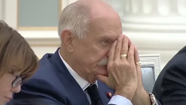 Медведев сорвал заседание.Он ловил покемона смотреть онлайн