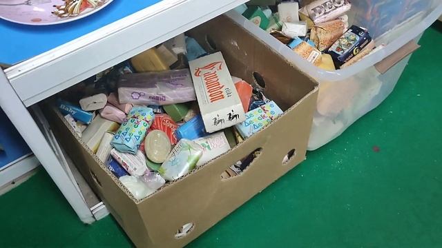 Блошиный рынок "Ретро", магазин в подвале на бывшем заводе "Кристалл" смотреть онлайн