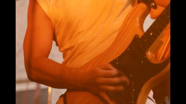 Electric guitar lofi solo sound check Valeton GP 200 on a G&L Tribute Legacy смотреть онлайн