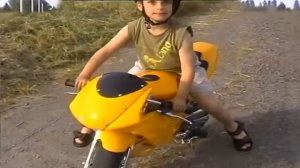 Ребёнок на мотоцикле.  Biker baby.   Дети на мотоциклах.
