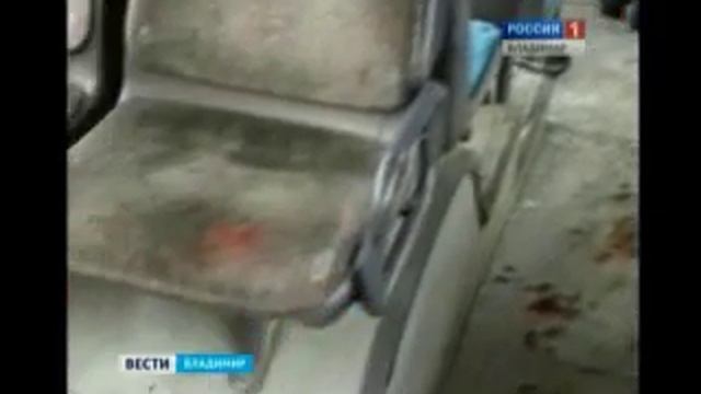 пассажирский автобус врезался в грузовик с щебнем смотреть онлайн