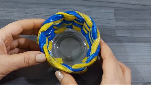 Making a basket out of a plastic bag /and a cool DIY trick to design a rose flower/DIY смотреть онлайн