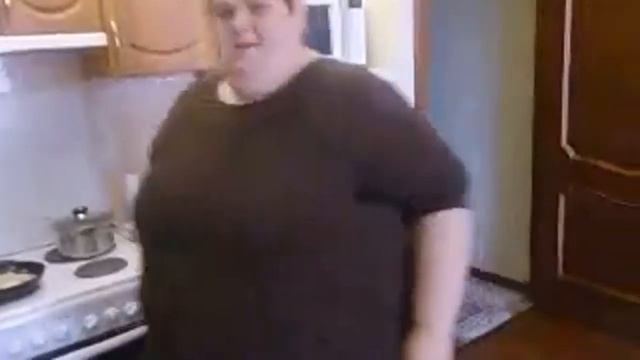 Маха Колобок И Закадровая Крис готовим смотреть онлайн