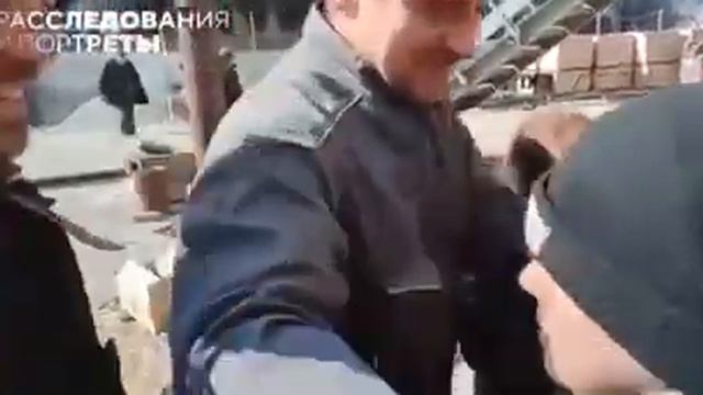 Мариуполь. Отец с дочерью спустя месяц нашел своего сына, который находился на другом конце города. смотреть онлайн