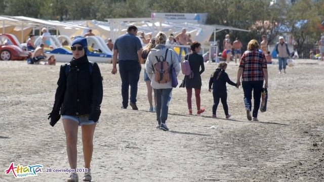 Анапа погода 28.09.2018. Центральный пляж. Ещё купаются и загорают! смотреть онлайн