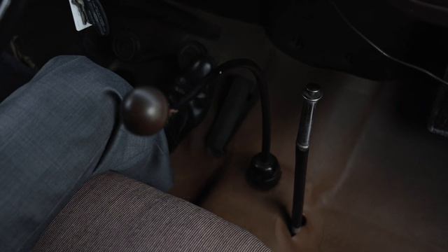 1935 Ford Model 48 Deluxe | Walkaround, Driving смотреть онлайн