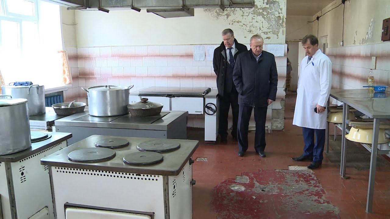 В Сурской центральной районной больнице полным ходом идут ремонтные работы смотреть онлайн