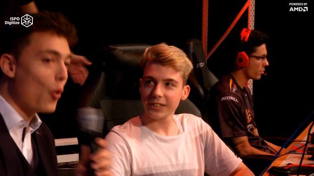1000€ AMD Masters 2019 Summer | Totalschaden vs GoldenYeezyMan | Rocket League LAN - #ES_COM смотреть онлайн