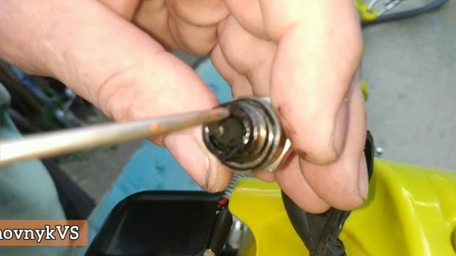 Бензокоса (также бензопила) 2Т заводится и глохнет или вообще не заводится. Решение проблемы! смотреть онлайн