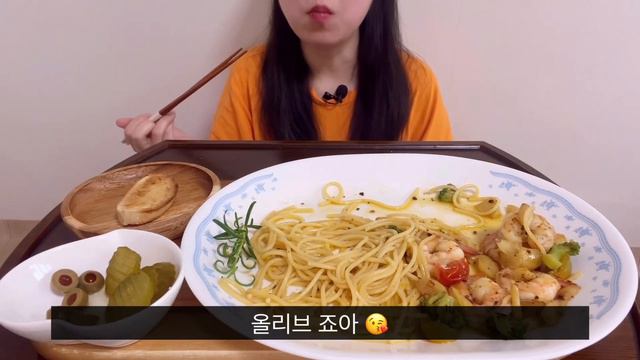 (ENG SUB) 레시피는 내 손맛✋ 먹고 싶은거 냉털해서 만들어 먹기💕|비빔밥|소고기무국|꼬마돈까스|감바스|알리오올리오파스타|치아바타빵|불닭볶음면|오꼬노미야끼|잡채밥|짬뽕탕 смотреть онлайн