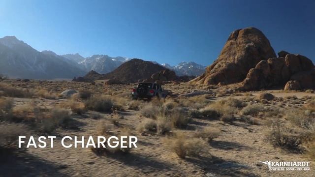 2023 Jeep Wrangler 4xe VS Ford Bronco смотреть онлайн