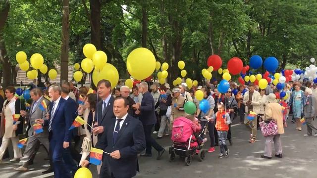 Продолжение движения колонны на день города Петергофа, 08.07.2017. смотреть онлайн