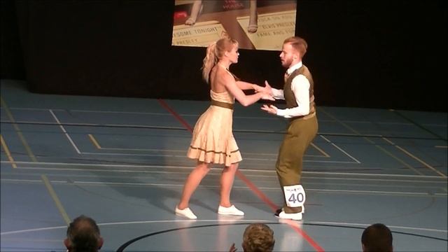 Fast Piano Boogie Woogie Dance - Sondre & Tanya смотреть онлайн