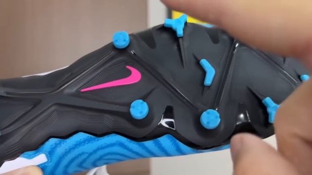 Melhor do que a Phantom GT Pro? ? - Analisei a chuteira campo Nike Phantom GX Pro FG смотреть онлайн